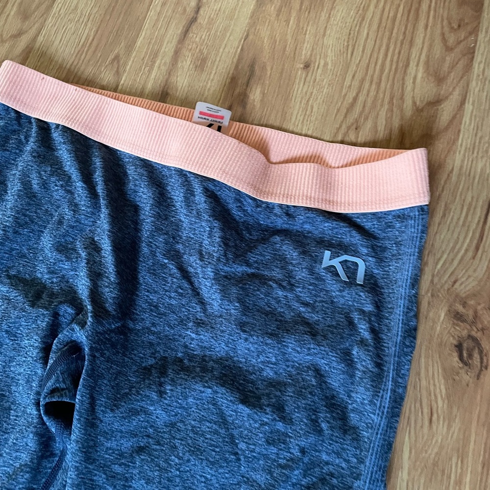 Kari Traa Blue and Peach XL Baselayer